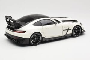 Mercedes AMG GT C190 Black Series Diamond White Metallic Minichamps 1:18 110032020 Métal Moulé — image 3 sur 8