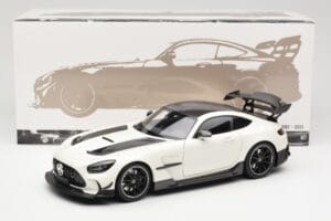 Mercedes AMG GT C190 Black Series Diamond White Metallic Minichamps 1:18 110032020 Métal Moulé — image 8 sur 8