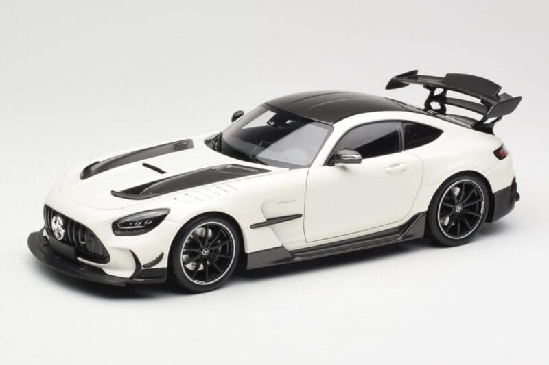 Mercedes AMG GT C190 Black Series Diamond White Metallic Minichamps 1:18 110032020 Métal Moulé