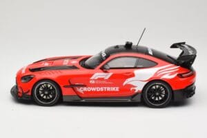 Mercedes AMG GT C190 Black Series Safety Car F1 2022 Minichamps 1:18 155032090 Métal Moulé — image 3 sur 6