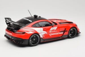 Mercedes AMG GT C190 Black Series Safety Car F1 2024 Minichamps 1:18 110032090 Métal Moulé — image 3 sur 8