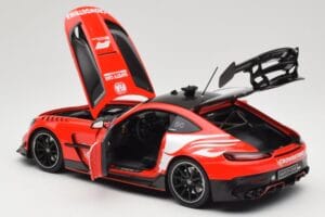 Mercedes AMG GT C190 Black Series Safety Car F1 2024 Minichamps 1:18 110032090 Métal Moulé — image 5 sur 8