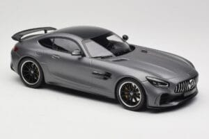 Mercedes AMG GT R C190 Gris Mat Métallisé Minichamps 1:18 155036026 Métal Moulé — image 4 sur 6