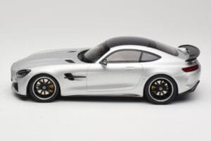 Mercedes AMG GT R C190 Argent Minichamps 1:18 155036025 Métal Moulé — image 3 sur 6