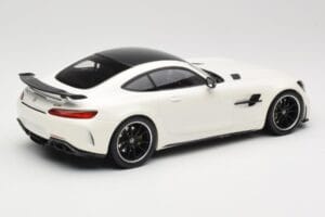 Mercedes AMG GT R C190 Blanc Métallisé Minichamps 1:18 155036028 Métal Moulé — image 2 sur 6