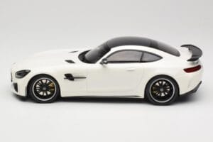 Mercedes AMG GT R C190 Blanc Métallisé Minichamps 1:18 155036028 Métal Moulé — image 3 sur 6