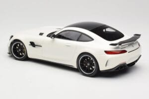 Mercedes AMG GT R C190 Blanc Métallisé Minichamps 1:18 155036028 Métal Moulé — image 5 sur 6