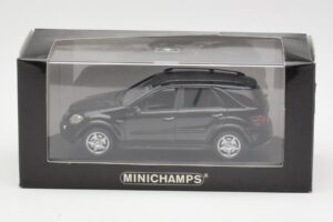 Mercedes AMG ML 63 W164 Noir Minichamps 1:43 400037670 Métal Moulé — image 4 sur 4