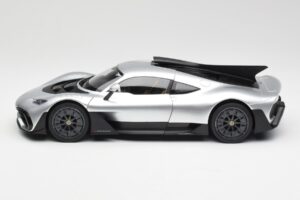 Mercedes AMG One Hightech Argent NZG 1:18 B66961043 Métal Moulé — image 4 sur 8