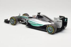 Mercedes AMG Petronas W06 Hybrid #44 L. Hamilton F1 World Champion 2015 Minichamps 1:18 186150044 Métal Moulé — image 5 sur 6