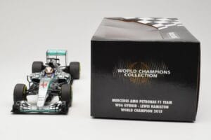 Mercedes AMG Petronas W06 Hybrid #44 L. Hamilton F1 World Champion 2015 Minichamps 1:18 186150044 Métal Moulé — image 6 sur 6