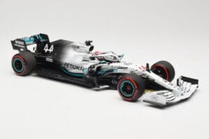 Mercedes AMG Petronas W10 #44 L. Hamilton Winner German GP 2019 Minichamps 1:18 110191144 Métal Moulé — image 4 sur 6