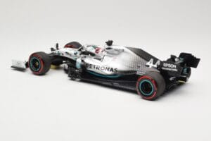 Mercedes AMG Petronas W10 #44 L. Hamilton Winner German GP 2019 Minichamps 1:18 110191144 Métal Moulé — image 5 sur 6