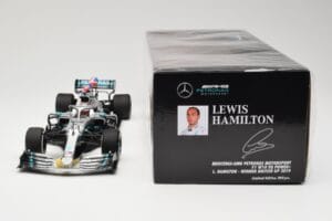 Mercedes AMG Petronas W10 #44 L. Hamilton Winner British GP 2019 Minichamps 1:18 110191044 Métal Moulé — image 6 sur 6
