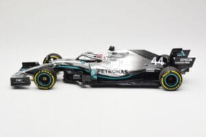 Mercedes AMG Petronas W10 #44 L. Hamilton Winner Chinese GP 2019 Minichamps 1:18 110190344 Métal Moulé — image 3 sur 6