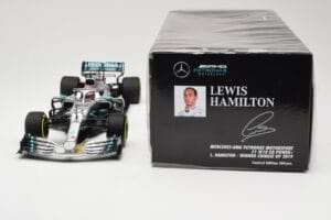 Mercedes AMG Petronas W10 #44 L. Hamilton Winner Chinese GP 2019 Minichamps 1:18 110190344 Métal Moulé — image 6 sur 6