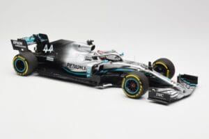 Mercedes AMG Petronas W10 #44 L. Hamilton F1 World Champion 2019 Minichamps 1:18 110190044 Métal Moulé — image 4 sur 6