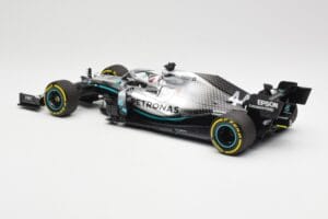 Mercedes AMG Petronas W10 #44 L. Hamilton F1 World Champion 2019 Minichamps 1:18 110190044 Métal Moulé — image 5 sur 6