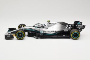 Mercedes AMG Petronas W10 #77 V. Bottas Winner USA GP 2019 Minichamps 1:18 110191877 Métal Moulé — image 3 sur 6