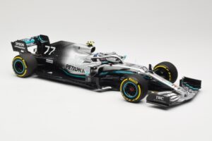Mercedes AMG Petronas W10 #77 V. Bottas Winner USA GP 2019 Minichamps 1:18 110191877 Métal Moulé — image 4 sur 6