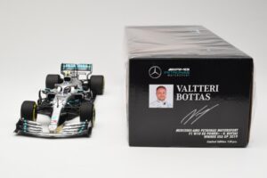 Mercedes AMG Petronas W10 #77 V. Bottas Winner USA GP 2019 Minichamps 1:18 110191877 Métal Moulé — image 6 sur 6