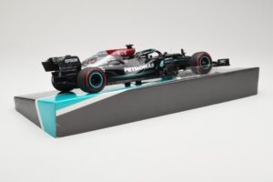 Mercedes AMG Petronas W12 E Performance #44 L. Hamilton Bahrain GP 2021 Minichamps 1:18 113210144 Métal Moulé — image 3 sur 6