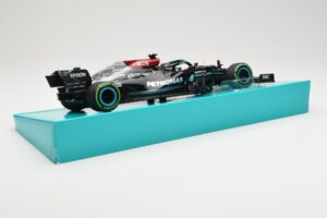 Mercedes AMG Petronas W12 E Performance #44 L. Hamilton Russian GP 2021 Minichamps 1:18 113211544 Métal Moulé — image 3 sur 6