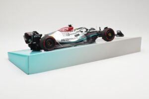 Mercedes AMG Petronas W13 E Performance #44 L. Hamilton 2022 Minichamps 1:18 113220044 Métal Moulé — image 3 sur 6