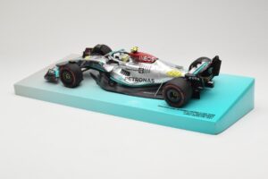 Mercedes AMG Petronas W13 E Performance #44 L. Hamilton 2022 Minichamps 1:18 113220044 Métal Moulé — image 5 sur 6