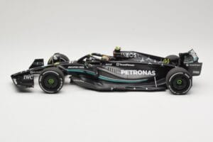 Mercedes AMG Petronas W14 E Performance #44 L. Hamilton Bahrain GP 2023 Minichamps 1:18 110230144 Métal Moulé — image 3 sur 6