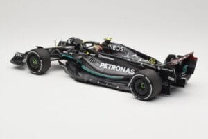 Mercedes AMG Petronas W14 E Performance #44 L. Hamilton Bahrain GP 2023 Minichamps 1:18 110230144 Métal Moulé — image 5 sur 6