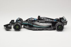 Mercedes AMG Petronas W14 E Performance #63 G. Russell Australian GP 2023 Minichamps 1:18 110230363 Métal Moulé — image 3 sur 6