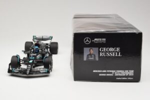 Mercedes AMG Petronas W14 E Performance #63 G. Russell Australian GP 2023 Minichamps 1:18 110230363 Métal Moulé — image 6 sur 6