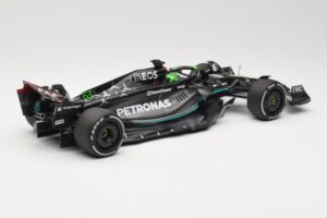 Mercedes AMG Petronas W14 E Performance #63 G. Russell Bahrain GP 2023 Minichamps 1:18 110230163 Métal Moulé — image 2 sur 6