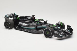 Mercedes AMG Petronas W14 E Performance #63 G. Russell Bahrain GP 2023 Minichamps 1:18 110230163 Métal Moulé — image 4 sur 6