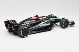 Mercedes AMG Petronas W15 E Performance #44 L. Hamilton 2024 Minichamps 1:18 110240144 Métal Moulé — image 2 sur 6