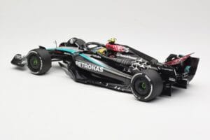 Mercedes AMG Petronas W15 E Performance #44 L. Hamilton 2024 Minichamps 1:18 110240144 Métal Moulé — image 3 sur 6