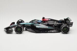 Mercedes AMG Petronas W15 E Performance #63 G. Russell Winner Austrian GP 2024 Minichamps 1:18 110241163 Métal Moulé — image 3 sur 6