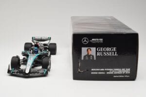 Mercedes AMG Petronas W15 E Performance #63 G. Russell Winner Austrian GP 2024 Minichamps 1:18 110241163 Métal Moulé — image 6 sur 6