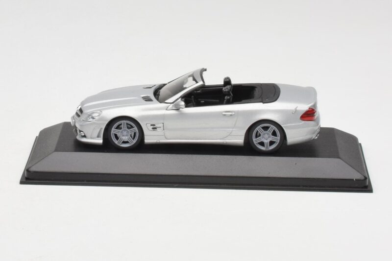 Mercedes AMG SL63 R230 Argent Minichamps 1:43 B66960018-R Métal Moulé