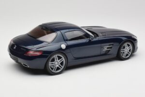 Mercedes SLS AMG C197 Blue Metallic Minichamps 1:18 180039021 Métal Moulé — image 3 sur 8