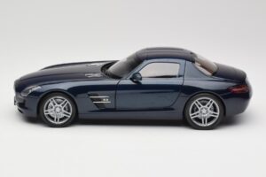 Mercedes SLS AMG C197 Blue Metallic Minichamps 1:18 180039021 Métal Moulé — image 4 sur 8