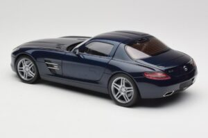 Mercedes SLS AMG C197 Blue Metallic Minichamps 1:18 180039021 Métal Moulé — image 7 sur 8
