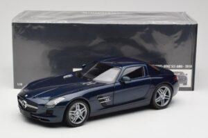 Mercedes SLS AMG C197 Blue Metallic Minichamps 1:18 180039021 Métal Moulé — image 8 sur 8