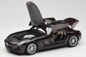 Mercedes AMG SLS C197 Brown Metallic Minichamps 1:18 100039028 Métal Moulé — image 2 sur 8