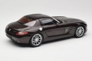 Mercedes AMG SLS C197 Brown Metallic Minichamps 1:18 100039028 Métal Moulé — image 3 sur 8