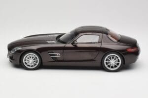 Mercedes AMG SLS C197 Brown Metallic Minichamps 1:18 100039028 Métal Moulé — image 4 sur 8