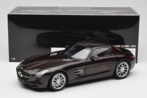 Mercedes AMG SLS C197 Brown Metallic Minichamps 1:18 100039028 Métal Moulé — image 8 sur 8