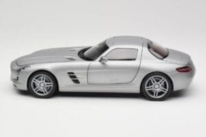 Mercedes AMG SLS C197 Grey Metallic Minichamps 1:18 100039025 Métal Moulé — image 4 sur 8
