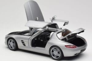 Mercedes AMG SLS C197 Grey Metallic Minichamps 1:18 100039025 Métal Moulé — image 5 sur 8